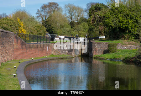 Blocage du canal sur le canal près de Stourbridge, Stourbridge West Midlands, Angleterre, Europe. Banque D'Images