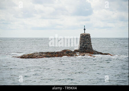 Navigation sur un petit récif. Banque D'Images