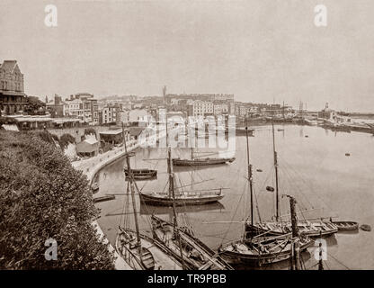 Un 19e siècle vue du port de Ramsgate, dont la construction a commencé en 1749 et achevé en 1850. Le port a la distinction d'être le seul port Royal au Royaume-Uni. En raison de sa proximité de l'Europe continentale, Ramsgate, dans le quartier de Thanet dans East Kent, en Angleterre, a été le point d'embarquement en chef pendant les guerres napoléoniennes. Banque D'Images