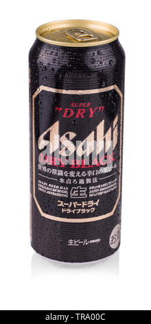 KAMCHATKA, Russie - le 13 octobre 2017 : La bière Asahi Super Dry can sur blanc. Asahi a été fondée à Osaka, Japon Asahi est Banque D'Images