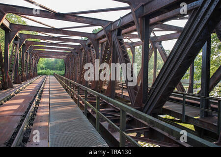 Vieux pont de chemin de fer Banque D'Images