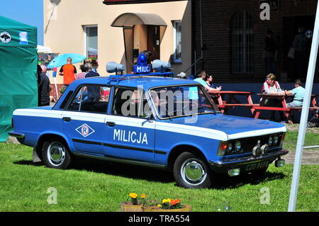 FSO Fiat 125p Milicja voiture de komunist fois. Polish voiture classique. Banque D'Images