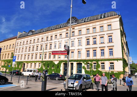 Bâtiment de l'académie d'art de Wroclaw à Frycza-Modrzejewskiego street. Wroclaw, Pologne, Europe Banque D'Images