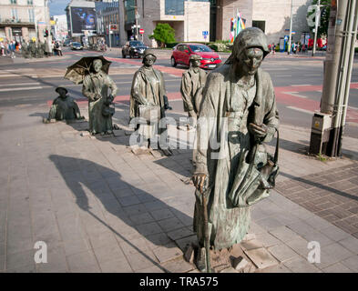 Les piétons anonyme - mémorial à l'introduction de la loi martiale en Pologne, faite par l'artiste polonais Jerry Kalina en 2005. Banque D'Images