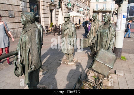 Les piétons anonyme - mémorial à l'introduction de la loi martiale en Pologne, faite par l'artiste polonais Jerry Kalina en 2005. Banque D'Images