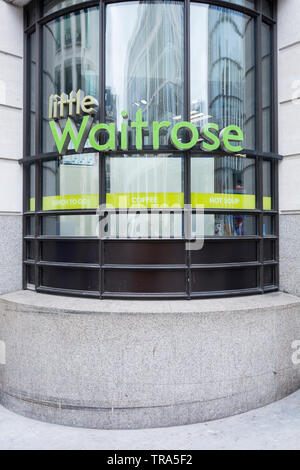 Peu de Waitrose storefront, King William Street, Londo,n CE4, UK Banque D'Images