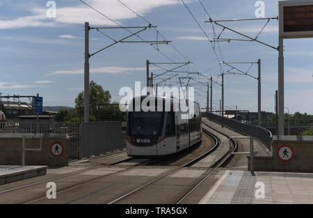 Le tramway d'Édimbourg se connecte le centre-ville à l'aéroport d'Édimbourg Murrayfield via et le Gyle. Banque D'Images