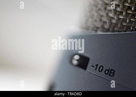 Amazing close up d'un microphone à condensateur dans un studio d'enregistrement Banque D'Images