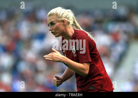 Brighton, UK. 01 Juin, 2019. Alex Greenwood de l'Angleterre les femmes les regarde. Angleterre Femmes v Néo-zélandaises, 'La route de France' series match amical au stade Amex à Brighton le samedi 1er juin 2019. Ce droit ne peut être utilisé qu'à des fins rédactionnelles. Usage éditorial uniquement, licence requise pour un usage commercial. Aucune utilisation de pari, de jeux ou d'un seul club/ligue/dvd publications. pic par Steffan Bowen/Andrew Orchard la photographie de sport/Alamy live news Crédit : Andrew Orchard la photographie de sport/Alamy Live News Crédit : Andrew Orchard la photographie de sport/Alamy Live News Banque D'Images