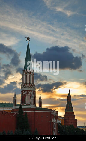 Nikolskaya (St. Nicholas) tour et tour d'Arsenal de coin (sobakina) à Moscou. Russie Banque D'Images