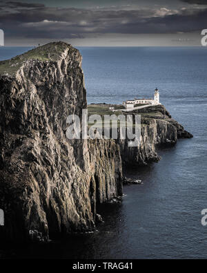 Paysage majestueux de l'Écosse.Neist Point, célèbre avec le phare sur l'île de Skye.touristes populaire destination.spectaculaire littoral.Cliff head. Banque D'Images