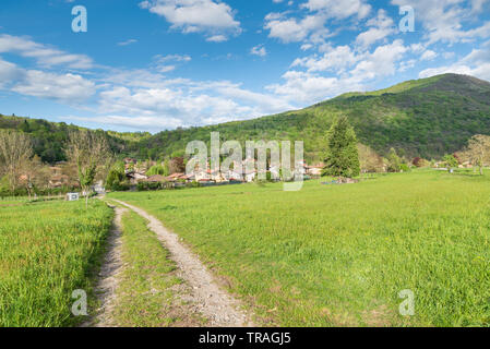 Campo dei Fiori parc régional avec l'Italie du nord, village Brinzio Banque D'Images