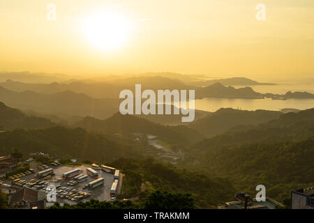 Cityscape de Jiufen vieille ville au crépuscule à Taipei, Taiwan. Banque D'Images