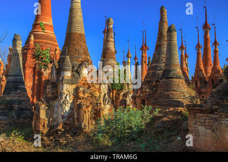 La pagode Shwe Inn Dein, Myanmar Banque D'Images