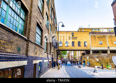 L'extérieur de l'Old Truman Brewery et Brick Lane, London, UK Banque D'Images