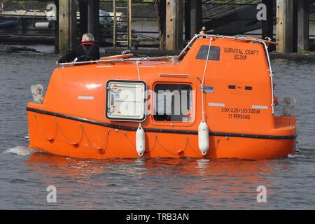 L'EXPLOITATION DES BATEAUX UTILISÉS SUR DES NAVIRES MARCHANDS Banque D'Images