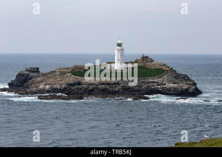 Le phare de Godrevy Godrevy sur l'île marque un récif dangereux au large de St Ives en Cornouailles appelé les pierres et a été construite en 1859 Banque D'Images