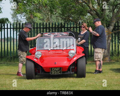 Sheerness, Kent, UK. 2 juin, 2019. Amateurs de véhicules 31 Swale Car Show : une large gamme de plus de 500 voitures ont été affichées à Sheppey Sports Club à Sheerness, Kent aujourd'hui. Credit : James Bell/Alamy Live News Banque D'Images