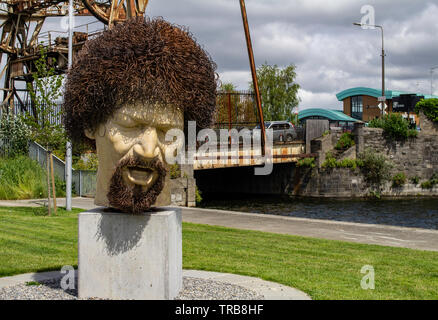 Vera Klute's statue de Luke Kelly dans Sheriff Street Dublin dévoilé 30 janvier 2019. C'est l'une des deux statues dévoilé le même jour. Banque D'Images