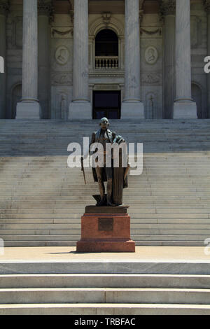 La George Washington memorial, placé en face de la Caroline du Sud statehouse, commémore l'un des personnages les plus importants de l'histoire des Etats-Unis Banque D'Images