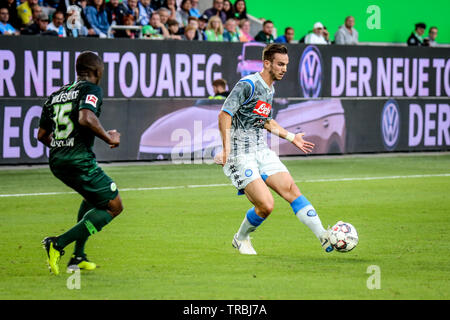 Wolfsburg, Allemagne, le 11 août 2018 : grand joueur de football Fabián Ruiz en action lors d'un match avec Napoli chemise. Photo par Michele Morrone. Banque D'Images