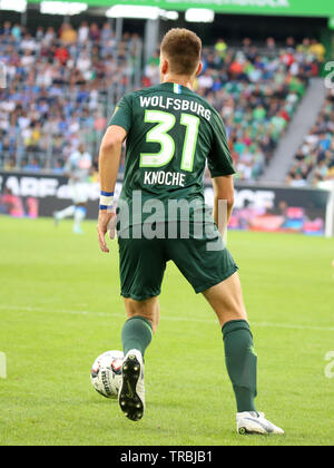 Wolfsburg, Allemagne, le 11 août 2018 : football player Robin Knoche en action lors d'un match avec le numéro 31 du Vfl Wolfsburg shirt sur 2018 - la saison 2019. Banque D'Images