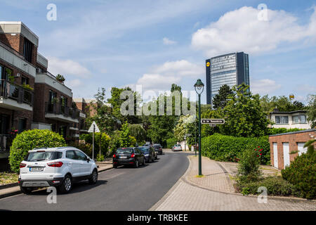 Duesseldorf, Moersenbroich avec la tour ARAG, Allemagne Banque D'Images