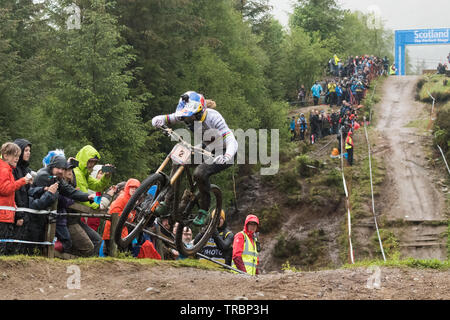 Fort William, Écosse, Royaume-Uni. 2 juin, 2019. Coupe du Monde de vélo de montagne UCI - Rachel Atherton racing à la victoire dans l'élite des femmes crédit final : Kay Roxby/Alamy Live News Banque D'Images