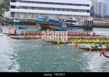 La course de bateaux-dragons dans Wan Chai Banque D'Images