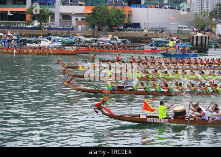 La course de bateaux-dragons dans Wan Chai Banque D'Images