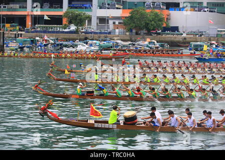 La course de bateaux-dragons dans Wan Chai Banque D'Images