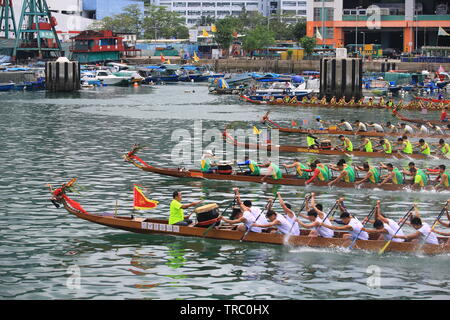 La course de bateaux-dragons dans Wan Chai Banque D'Images