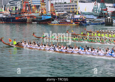 La course de bateaux-dragons dans Wan Chai Banque D'Images