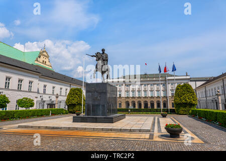 Ville de Varsovie, capitale de la Pologne, le palais présidentiel façade néoclassique (1818) et statue du prince Józef Poniatowski de 1832. Banque D'Images