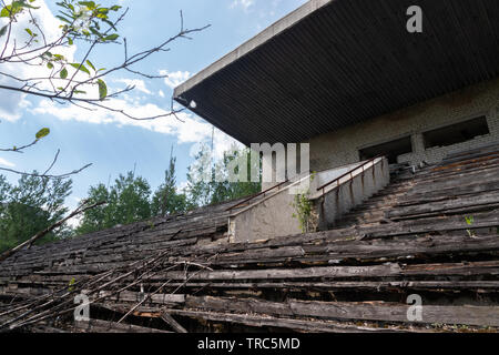 Avanhard stade dans la ville abandonnée de Pripyat, près de l'ancienne centrale nucléaire de Tchernobyl, la zone d'exclusion de Tchernobyl, l'Ukraine Banque D'Images