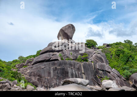 Rock à vue sur colline à similan, Phang Nga Banque D'Images