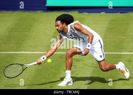 Surbiton, Royaume-Uni. 06Th Juin, 2019. Dustin Brown de l'Allemagne en action contre Lukas Lacko de la Slovaquie à l'intention des célibataires. Tennis 2019 Trophée Surbiton, jour un Surbiton Racket & Fitness Club à Surrey, le lundi 3 juin 2019. Ce droit ne peut être utilisé qu'à des fins rédactionnelles. Utilisez uniquement rédactionnel, pic par Steffan Bowen/Andrew Orchard la photographie de sport/Alamy live news Crédit : Andrew Orchard la photographie de sport/Alamy Live News Banque D'Images