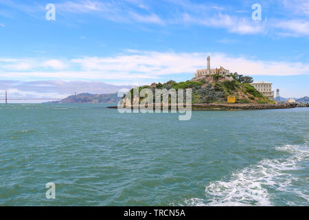 Alcatraz avec Golden Gate Bridge, San Francisco, Californie Banque D'Images