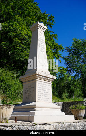 War Memorial, Lacoux, Ain, France Banque D'Images