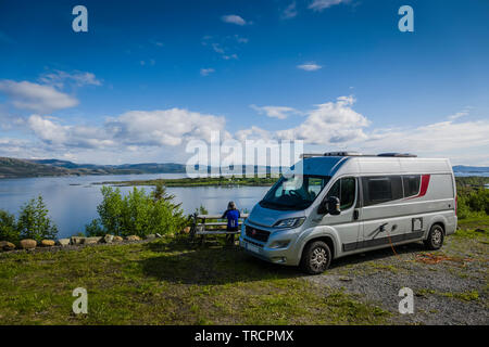 Burstner Citycar série 600, Leka camping, la Norvège. Banque D'Images