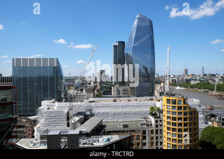 Un bâtiment de Blackfriars vue sur l'horizon du paysage urbain à partir de l'extension de la Tate Modern, dans le sud de Londres Angleterre Royaume-uni Europe UE KATHY DEWITT Banque D'Images