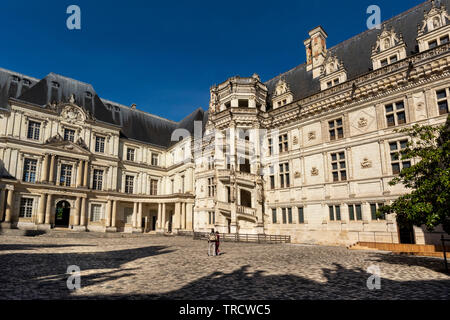 La Gaston d'Orleans win et l'aile François I er et l'escalier en colimaçon de château de Blois, Blois, Loire-et-Cher, Center-Val de Loire, France Banque D'Images