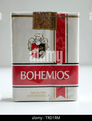 Un paquet de cigarettes BOHEMIOS vintage Banque D'Images