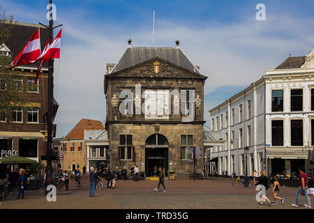 Gouda, Hollande, Pays-Bas, le 23 avril 2019, le bâtiment historique du musée du fromage près de la place du marché Banque D'Images