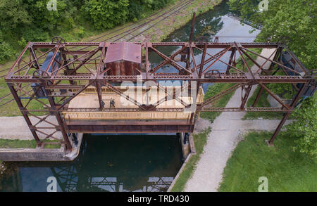 Photo aérienne Vue panoramique jusqu'à la rouille rouillé acier rouillé rustique historique chemin de fer pont sur chevalets Canal Chesapeake & Ohio en construction Banque D'Images