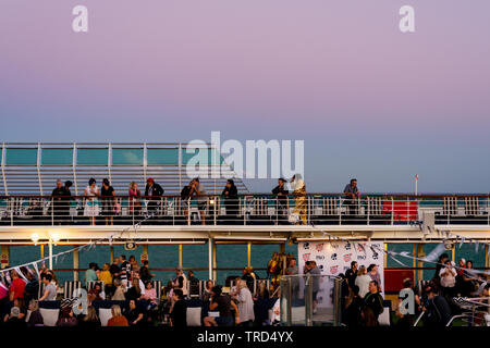 Sydney, Australie - 18 mai 2019 : P&O organise sa deuxième croisière à thème, "un hommage au Roi", proposant de nombreux artistes hommage. L'Australie est Damian Mull Banque D'Images