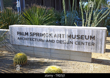 Le Palm Springs Art Museum Architecture and Design Center de Palm Springs, Californie, ouvert en 2014, est le troisième campus du musée d'art. Banque D'Images