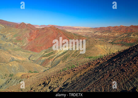 Col de Tizi n'Tichka à travers le Haut Atlas, Maroc Banque D'Images