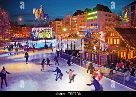 Patinoire sur le Heumarkt illuminé avec statue équestre de Friedrich Wilhelm III., Allemagne, Berlin, Cologne Banque D'Images