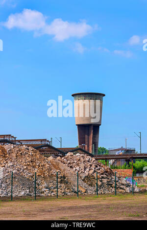 Site de construction à Altona, gare de marchandises abandonnées avec tour de l'eau, de l'Allemagne, Hambourg Banque D'Images